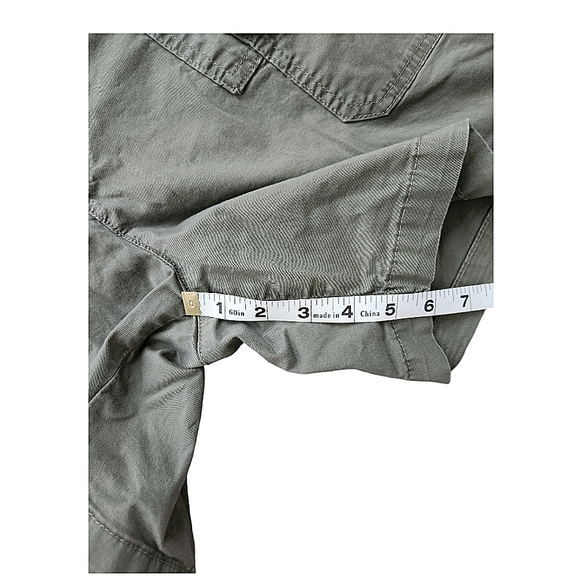 Lee Relaxed Fit Mid Rise Cargo Shorts Sz 10 - Picture 7 of 7